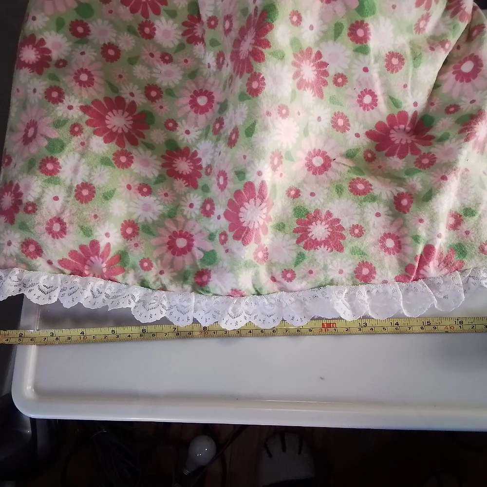 Cat Krinkle Bag/bed...Floral Pink Bedding with Lace Trim